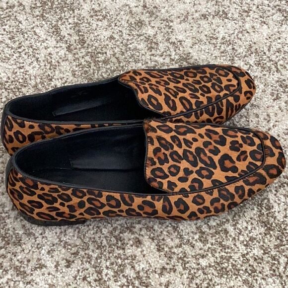 Donald J. Pliner Heddy Leopard Print Calf Hair Loafer 8 - Picture 3 of 7